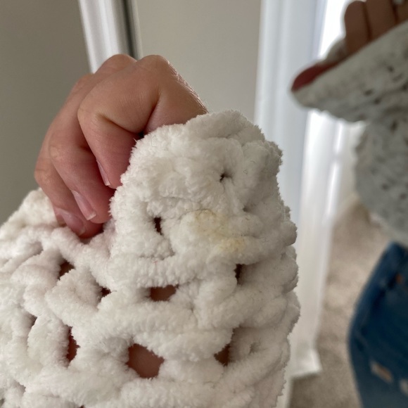 Zara Open Chunky Knit Cropped Sweater - Picture 3 of 6